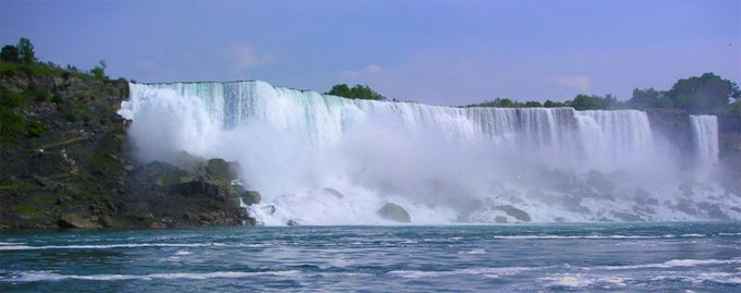photo of the Niagara Falls. 