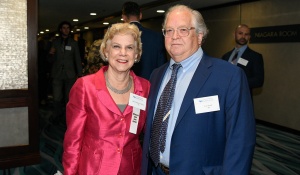 Zoom image: New York State Senator Shelley Mayer ’79 and her husband, Lee Smith ’80. 