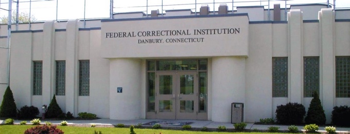 photo of the Danbury Federal correctional institution. 